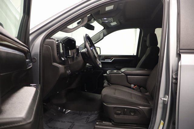 Used 2025 Chevrolet Silverado 1500 LT image 11