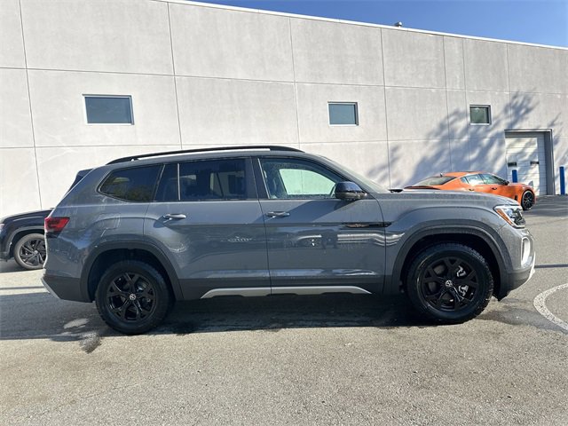 New 2025 Volkswagen Atlas Peak Edition SE image 6