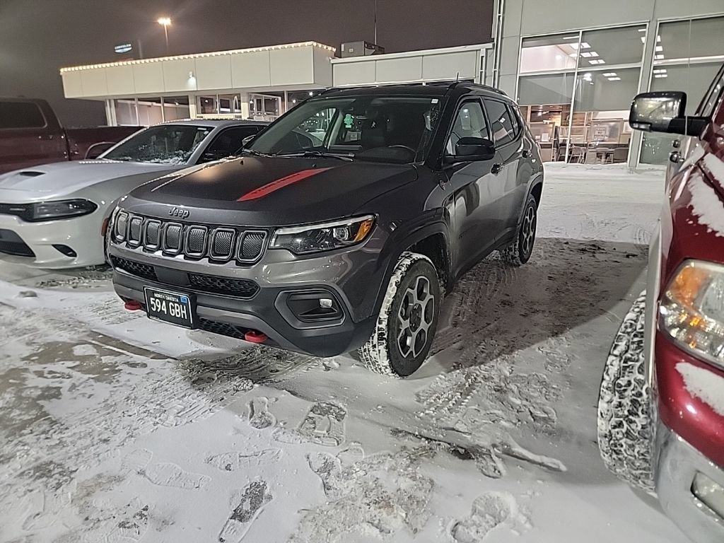 Used 2022 Jeep Compass Trailhawk w/ Trailhawk Elite Group image 3