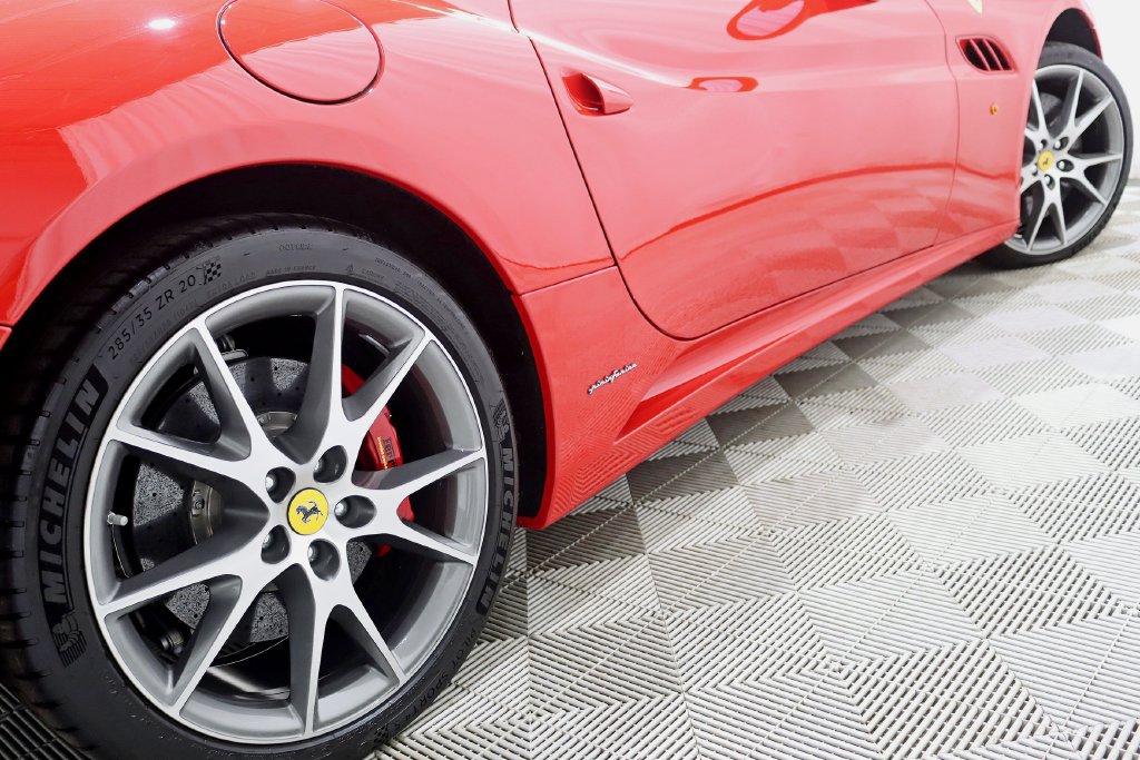 Used 2012 Ferrari California RWD image 12