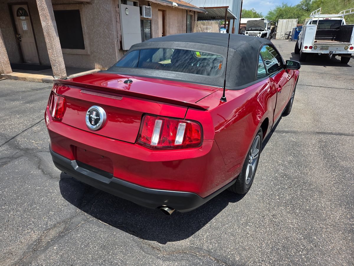 Used 2010 Ford Mustang Premium RWD image 7