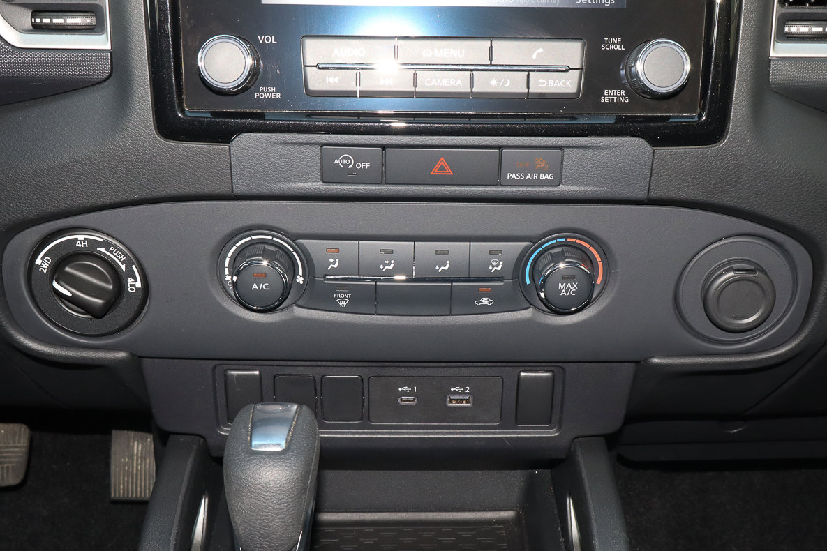 Used 2024 Nissan Frontier SV image 11