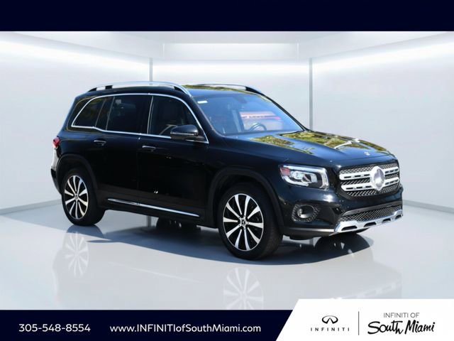 Used 2022 Mercedes-Benz GLB 250 w/ Premium Package Lite image 3