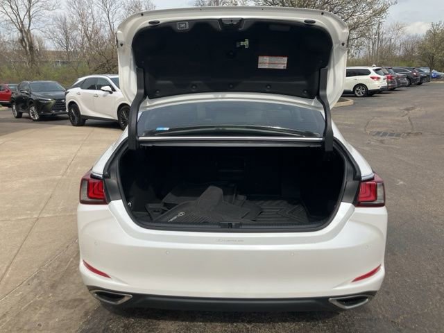 Used 2022 Lexus ES 350 Ultra Luxury w/ Accessory Package 2 image 24