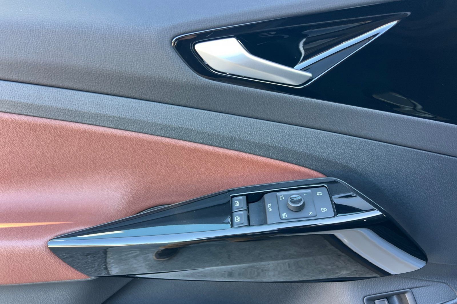 Used 2022 Volkswagen ID.4 Pro S image 11