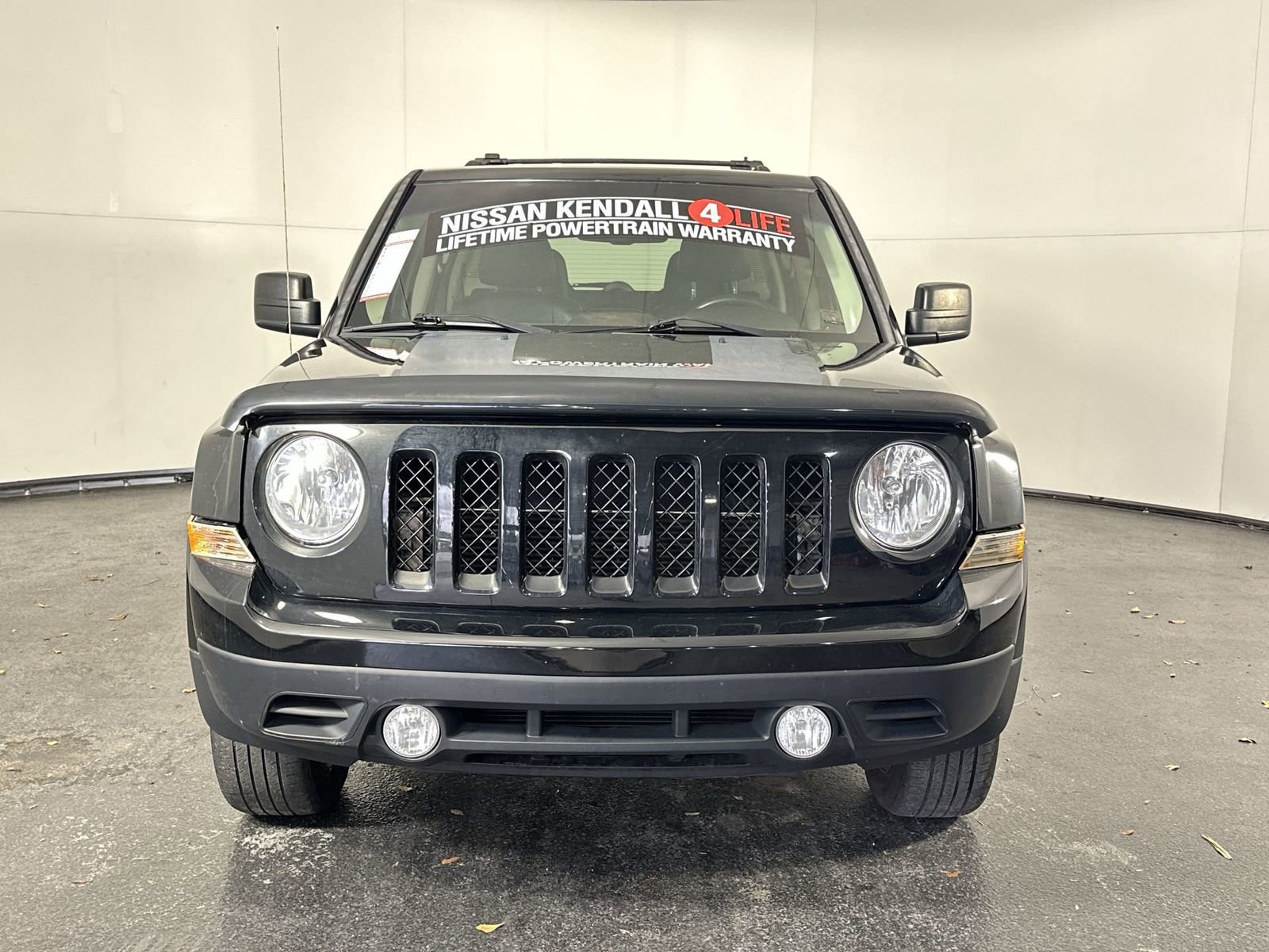 Used 2017 Jeep Patriot Sport image 4