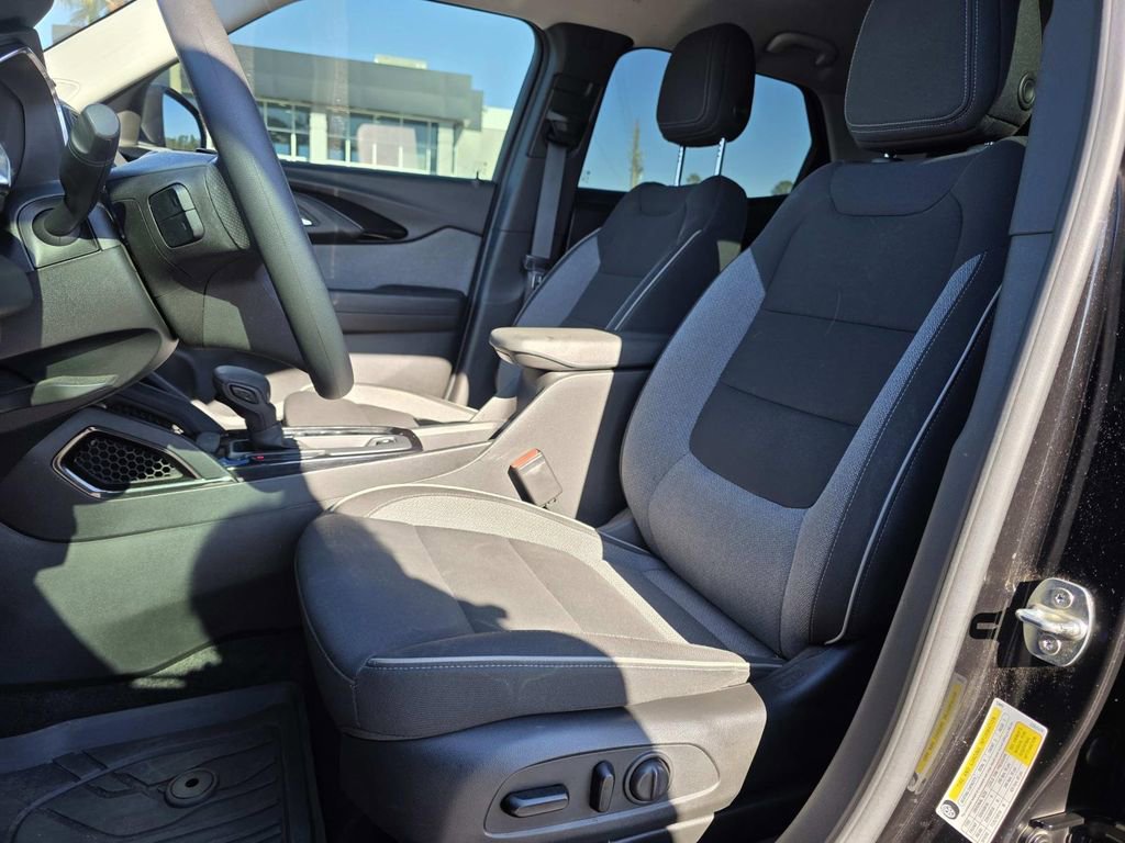 Used 2023 Chevrolet TrailBlazer LT FWD image 8