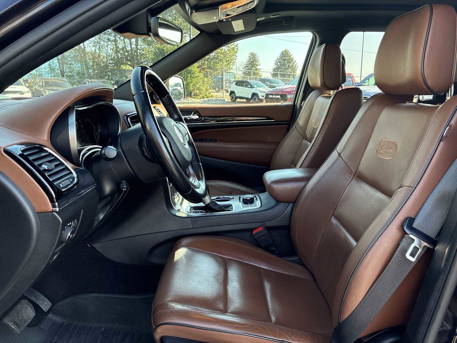 Certified 2021 Jeep Grand Cherokee Overland AWD/4WD image 13