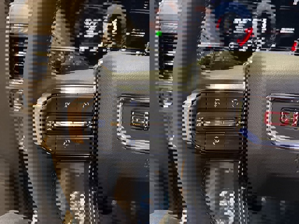 New 2026 GMC Yukon XL AT4 w/ LPO, Floor Liner Package image 32