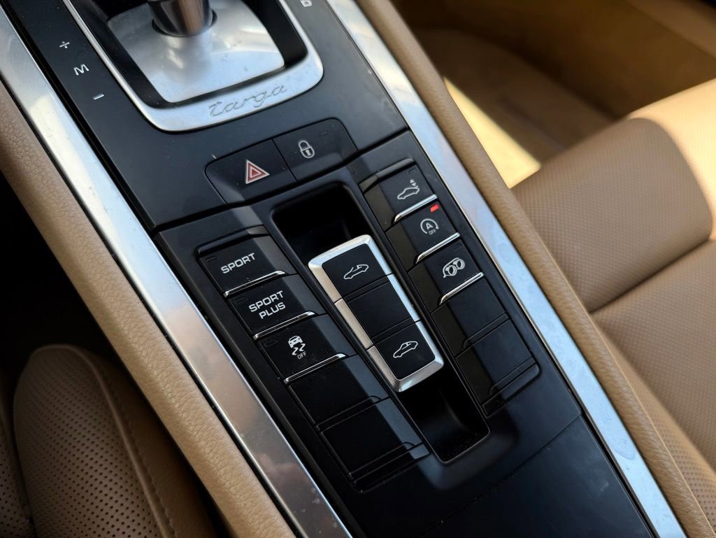Certified 2015 Porsche 911 Targa 4 AWD/4WD image 26