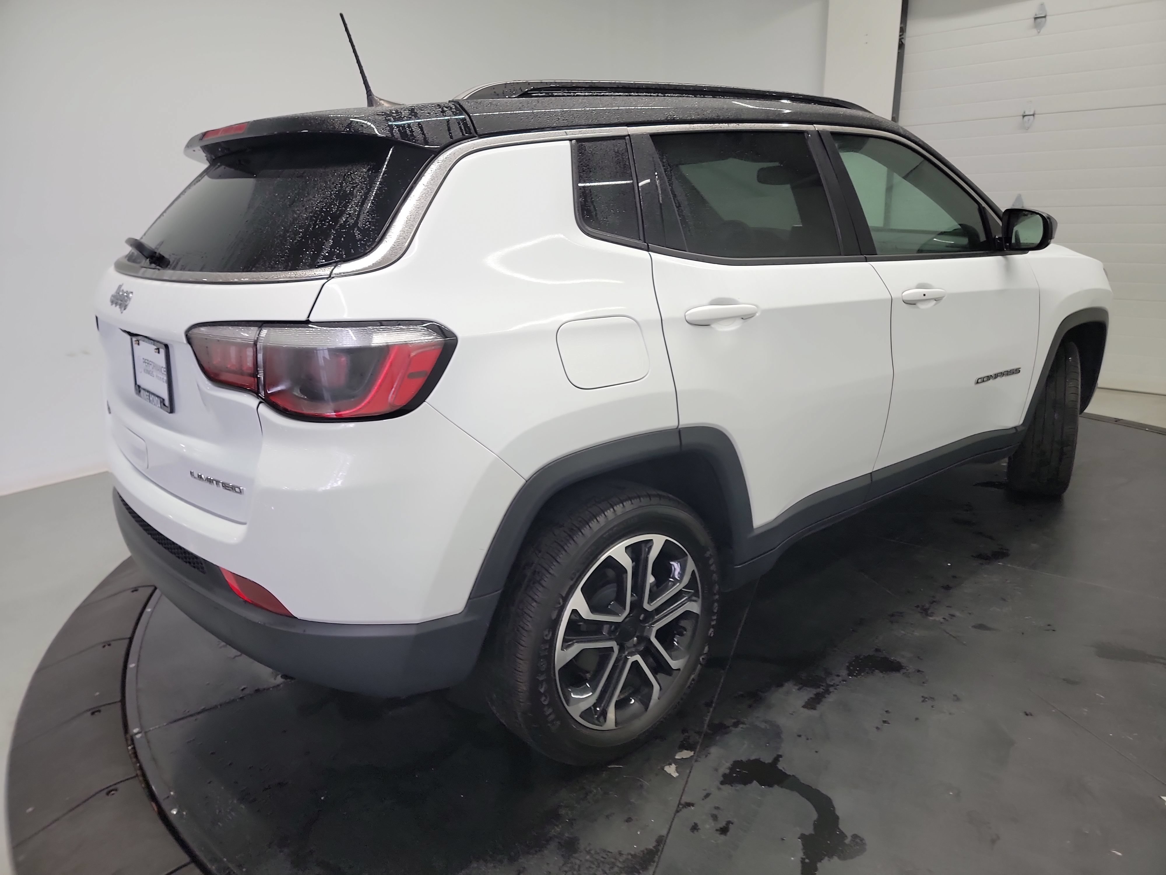 Used 2023 Jeep Compass Limited AWD/4WD image 9