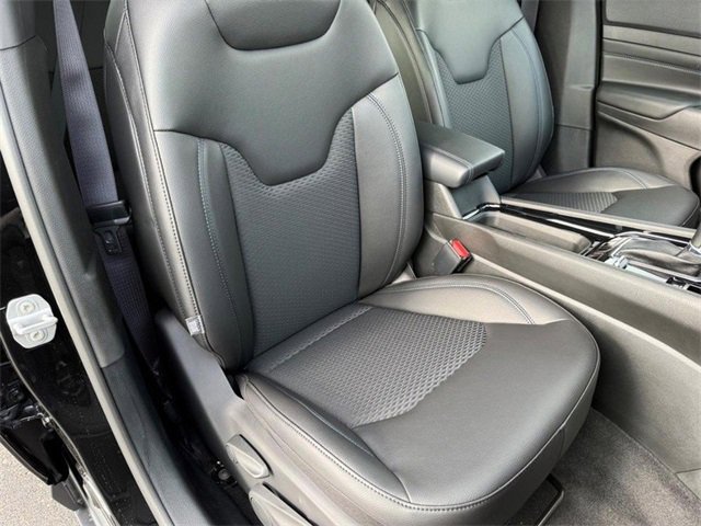 New 2025 Jeep Compass Latitude w/ Sun & Sound Group image 17