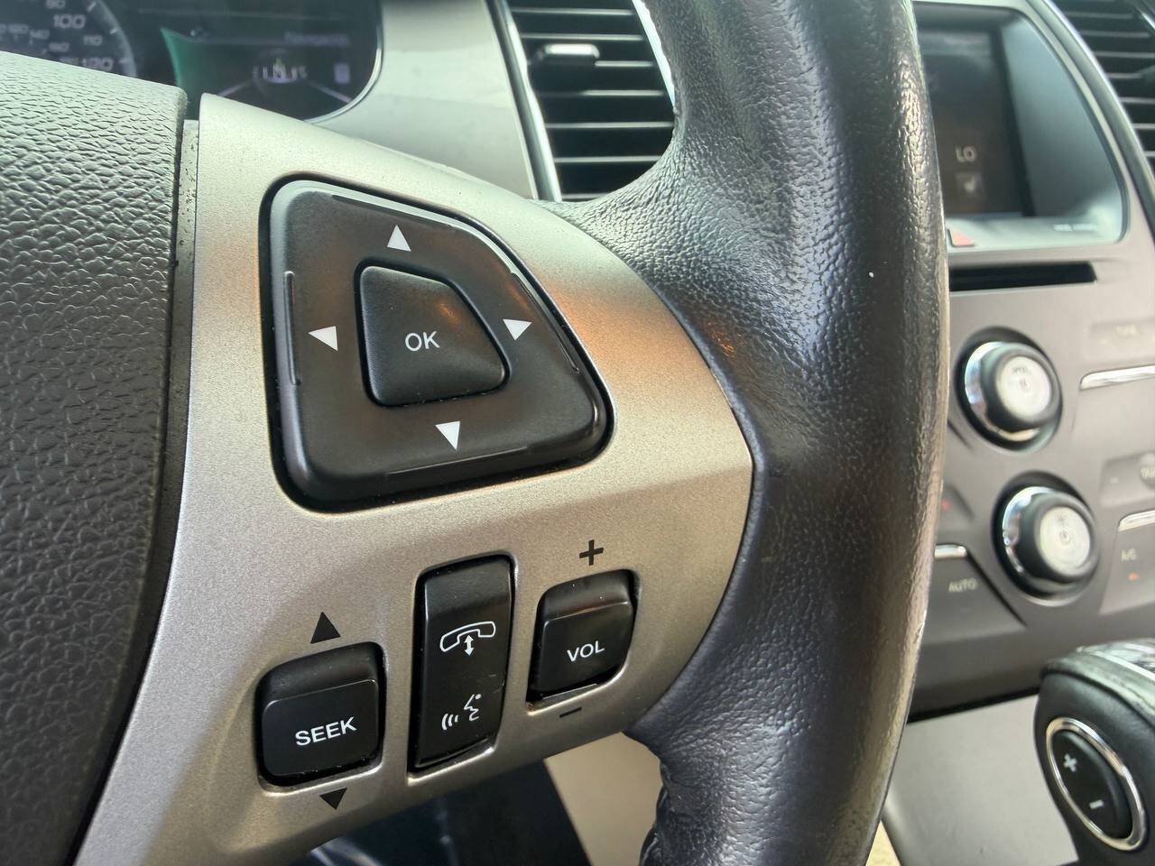 Used 2014 Ford Taurus SEL AWD/4WD image 29