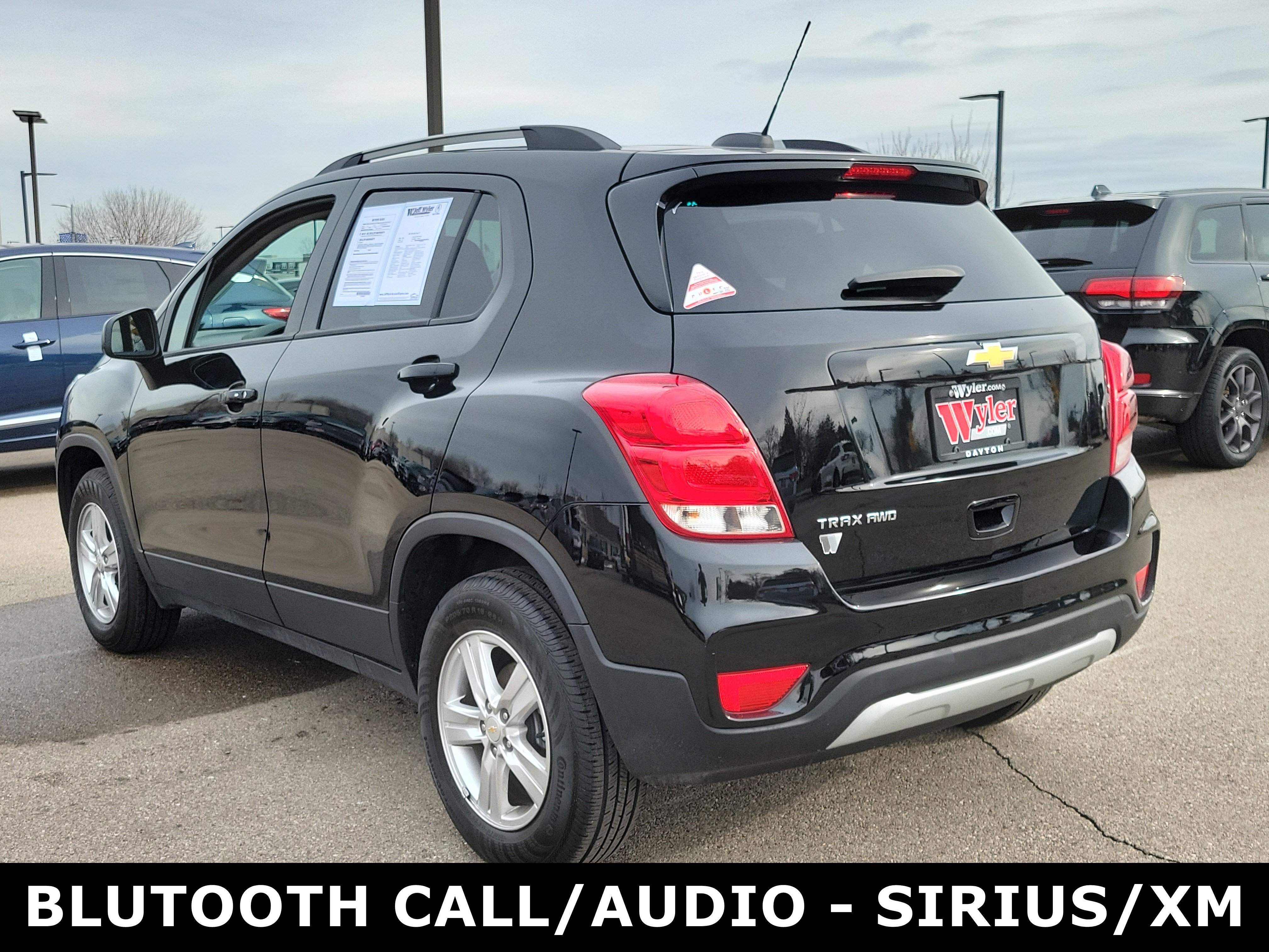 Used 2022 Chevrolet Trax LT w/ LT Convenience Package image 3