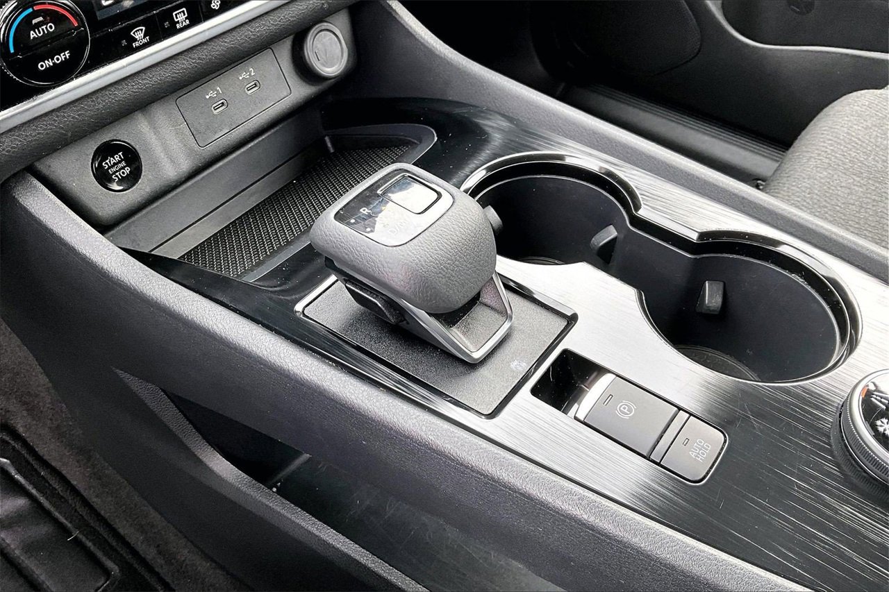 Used 2024 Nissan Rogue SV image 28