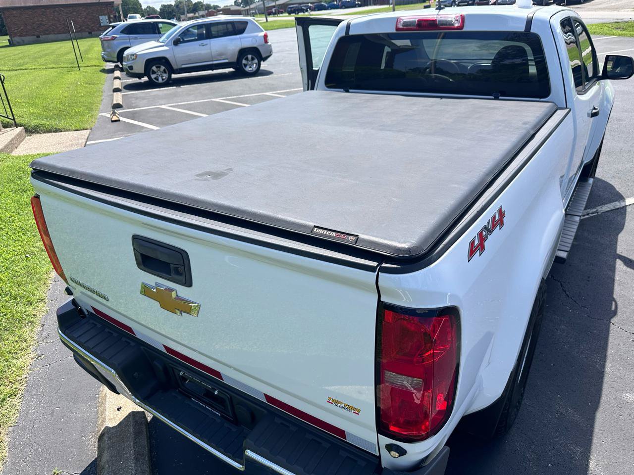 Used 2019 Chevrolet Colorado W/T AWD/4WD image 15