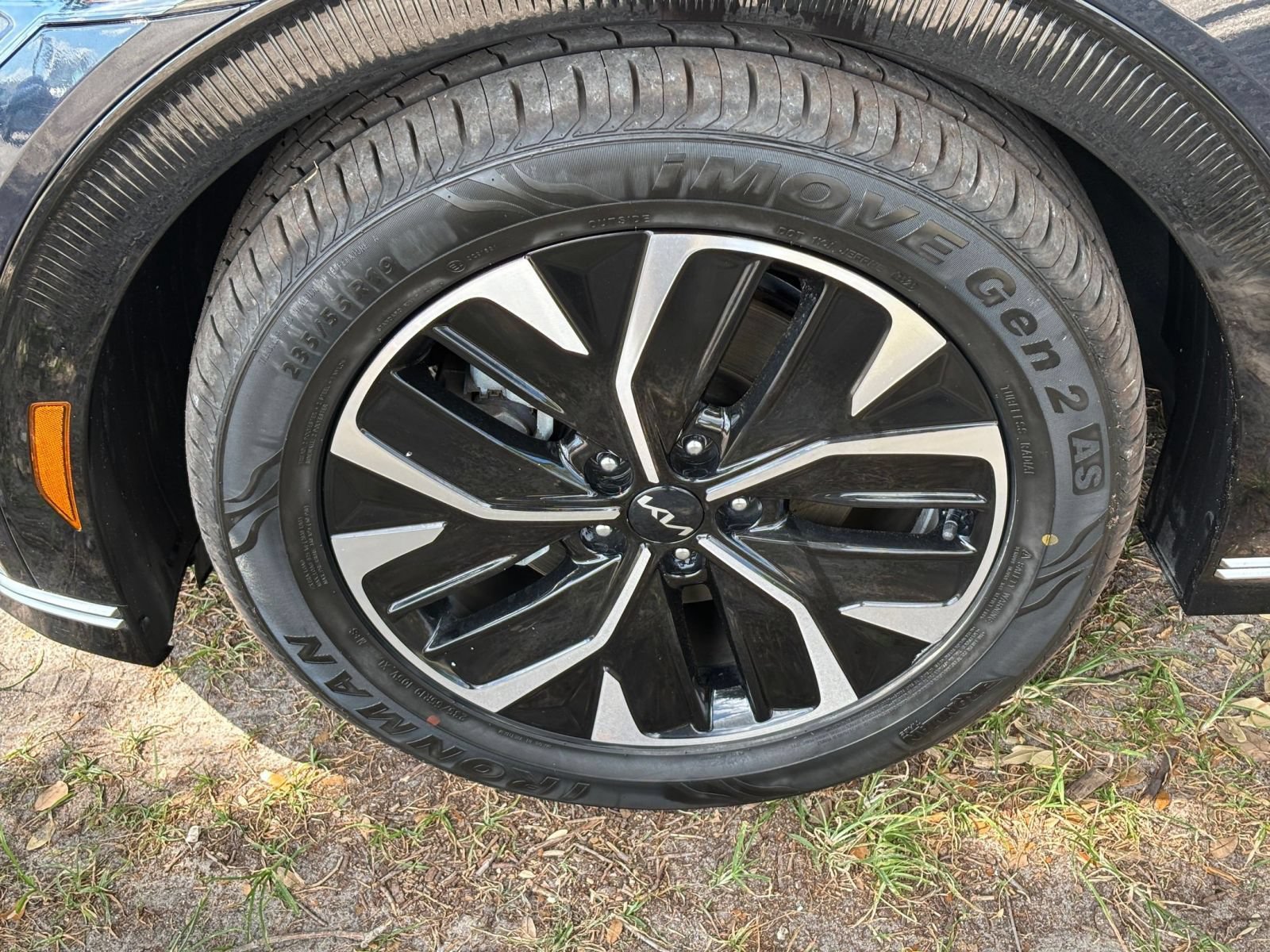 Used 2024 Kia EV6 Wind RWD image 37