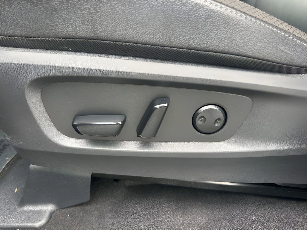 Used 2025 Nissan Pathfinder SL image 10