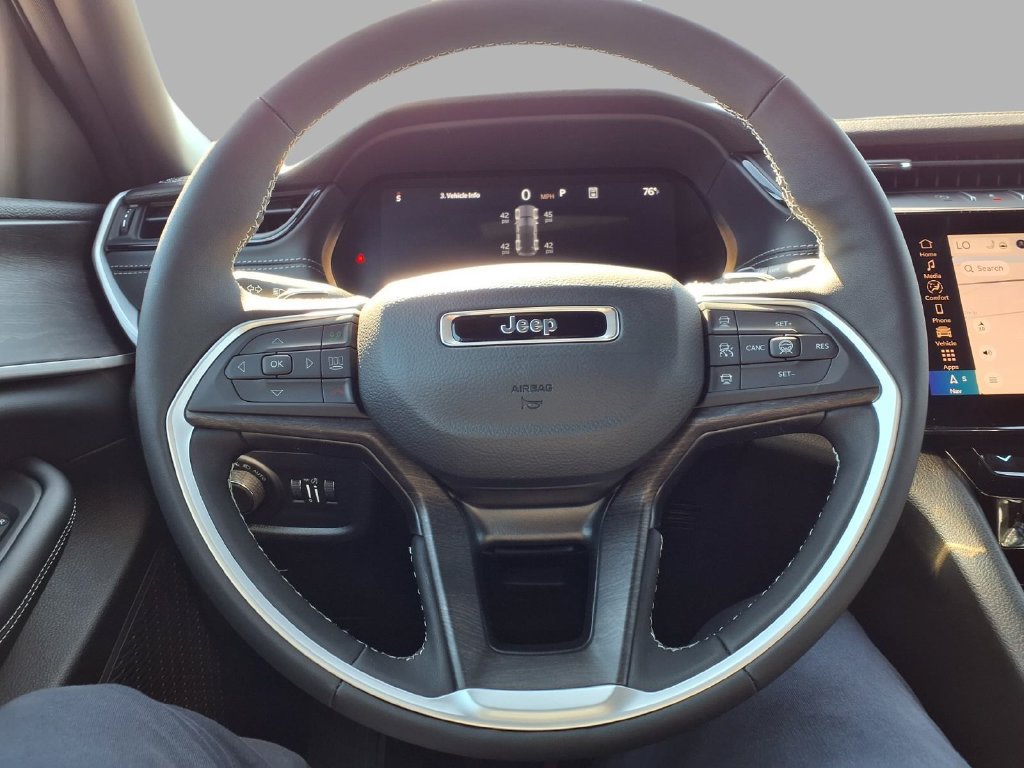 New 2026 Jeep Grand Cherokee Altitude AWD/4WD image 14