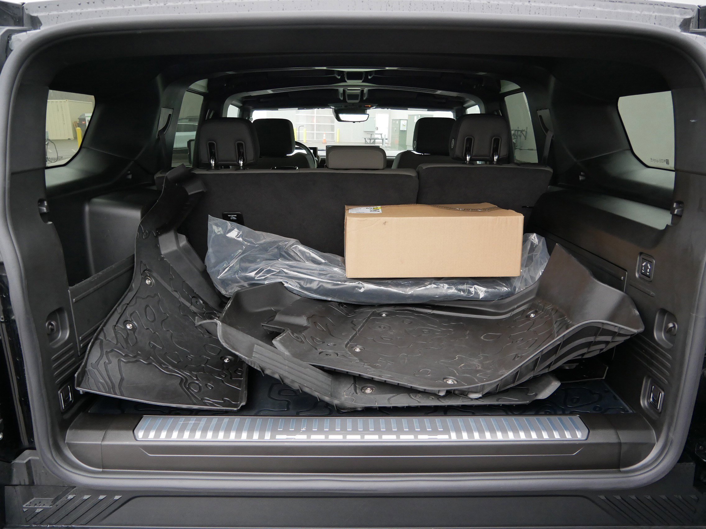 Used 2025 GMC Hummer EV 2X w/ LPO, Sport Package image 18