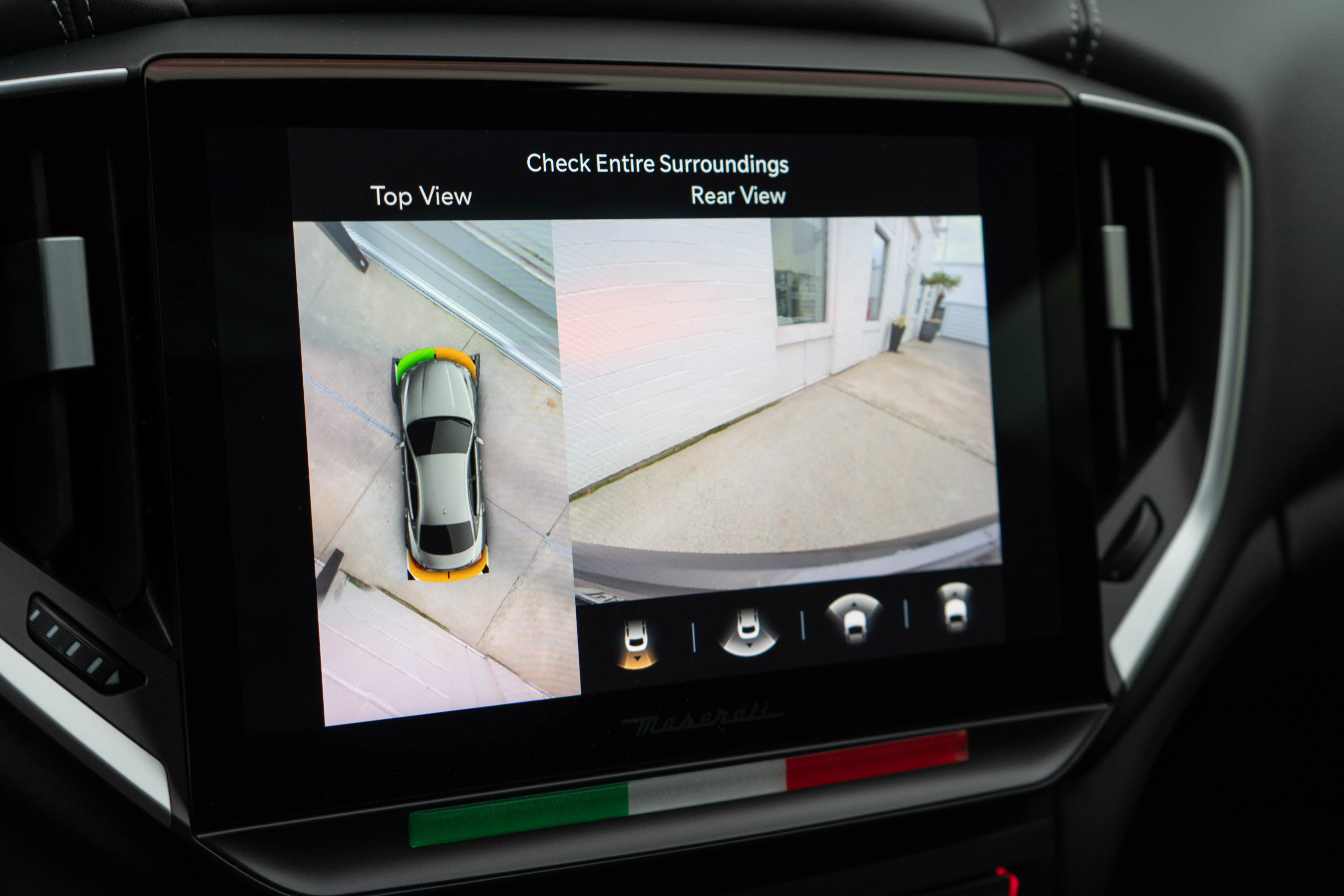 Used 2022 Maserati Ghibli Trofeo image 17