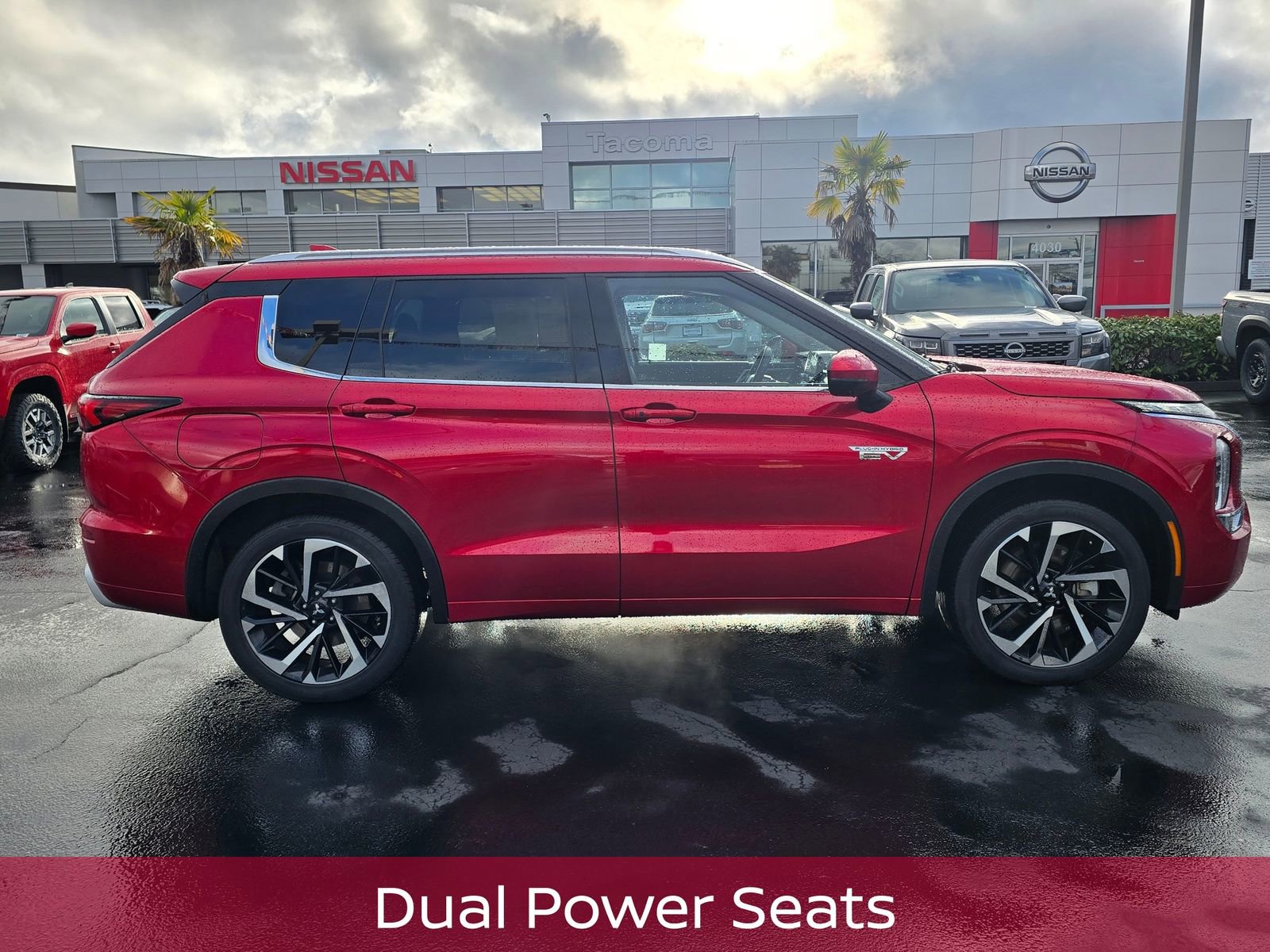 Used 2024 Mitsubishi Outlander SEL image 8