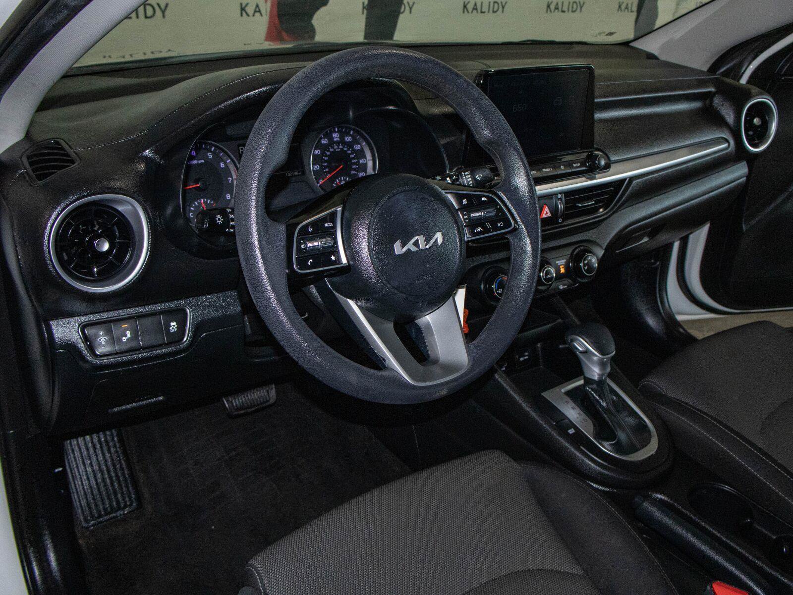 Used 2023 Kia Forte LXS w/ LXS Technology Package FWD image 5