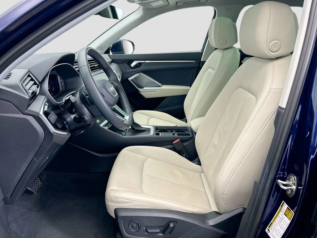 Certified 2025 Audi Q3 2.0T Premium w/ Convenience Package image 17
