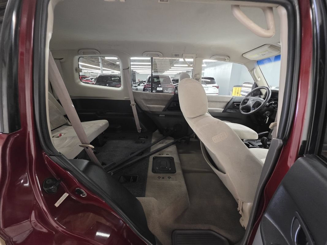 Used 2002 Mitsubishi Montero XLS AWD/4WD image 11