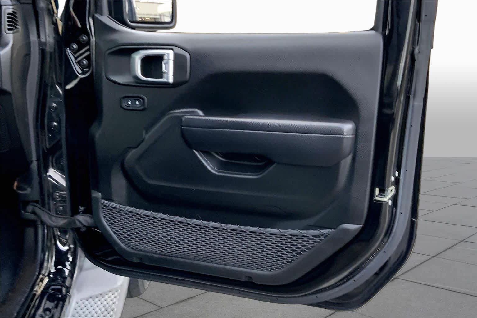 Used 2023 Jeep Wrangler Unlimited Sport AWD/4WD image 23