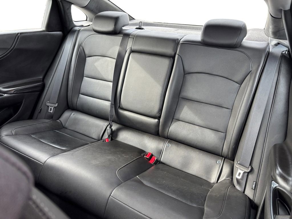 Used 2017 Chevrolet Malibu LT w/ Leather Package image 21