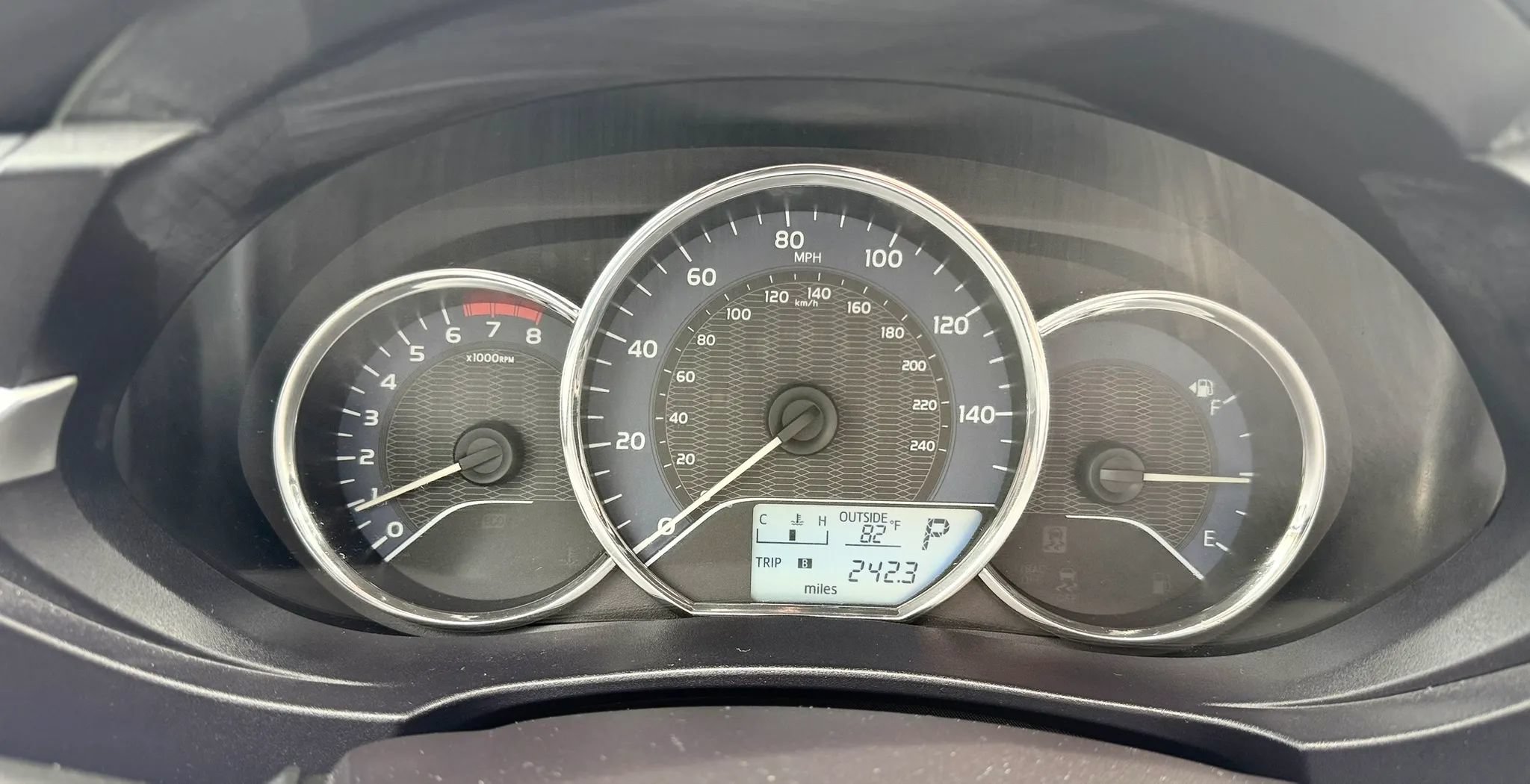 Used 2015 Toyota Corolla LE FWD image 15