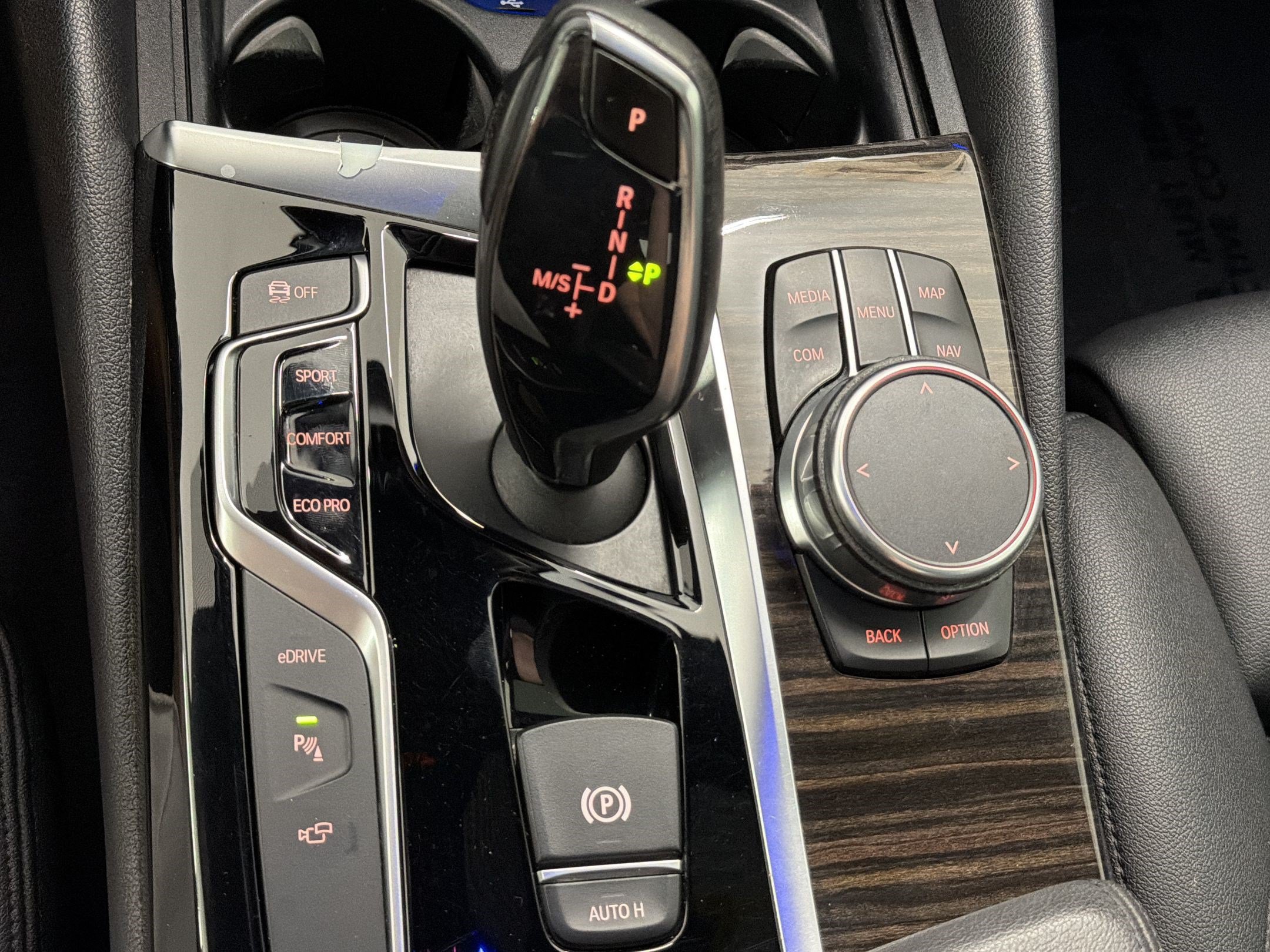 Used 2018 BMW 530e RWD image 17