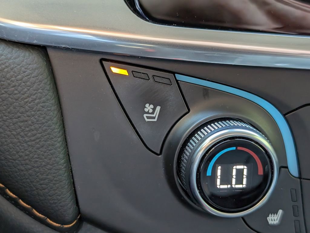 Used 2019 Chevrolet Traverse Premier w/ Redline Edition FWD image 37