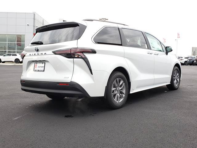 New 2026 Toyota Sienna XLE FWD image 5