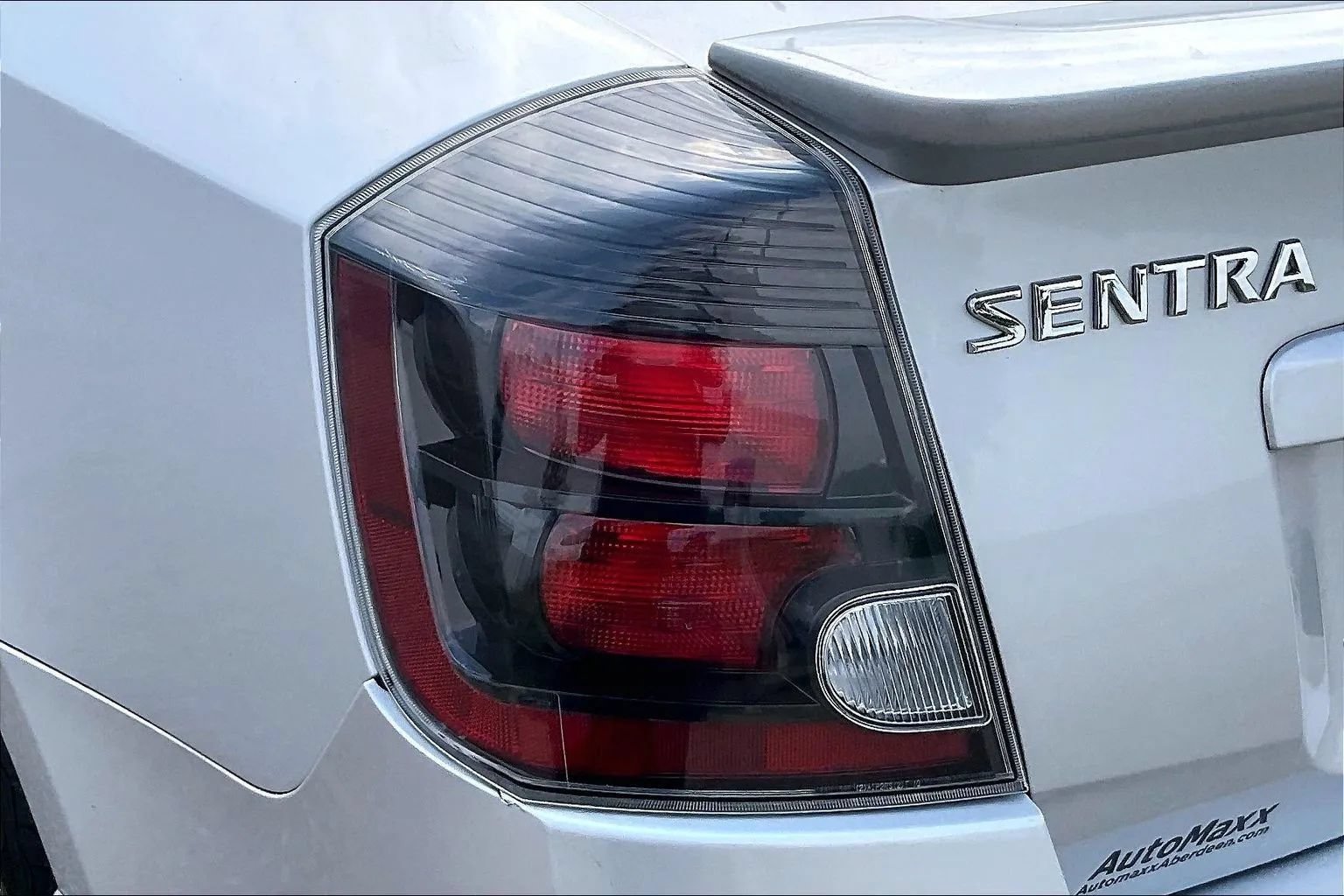 Used 2012 Nissan Sentra 2.0 SR w/ Special Edition Pkg FWD image 26