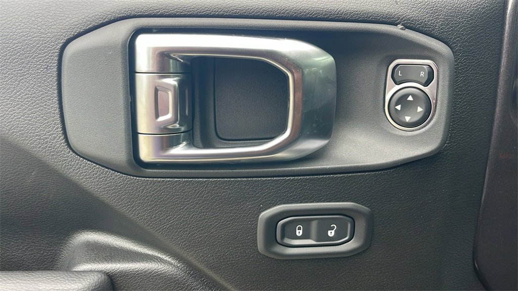 New 2025 Jeep Gladiator Sport image 16