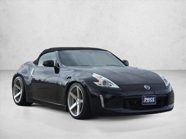 Used 2014 Nissan 370Z Touring w/ Navigation Package image 3