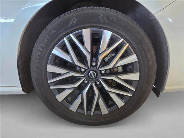 Used 2024 Nissan Altima 2.5 SV FWD image 20