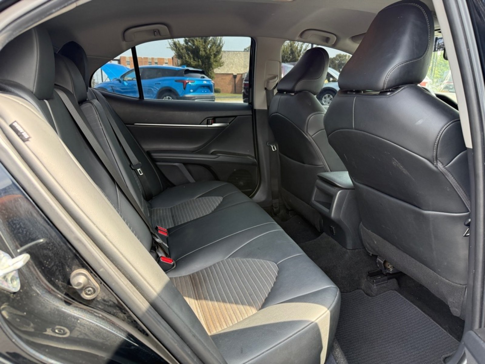Used 2022 Toyota Camry SE w/ Convenience Package FWD image 24