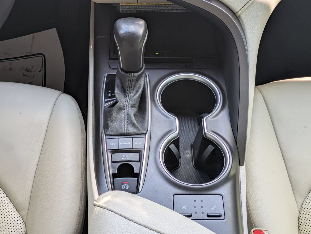 Used 2021 Toyota Camry XLE w/ Navigation Package FWD image 17