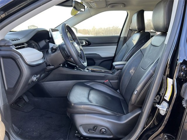 Certified 2022 Jeep Compass Limited image 4