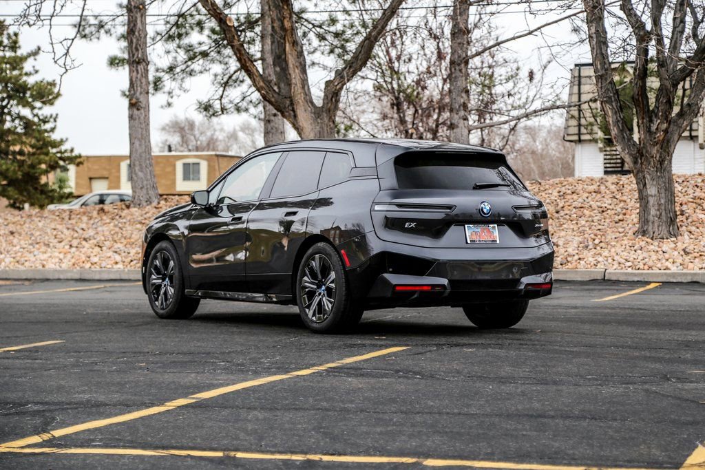 Used 2025 BMW iX xDrive50 w/ Premium Package image 3