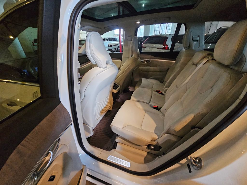 Certified 2023 Volvo XC90 B6 Plus w/ Protection Package image 15