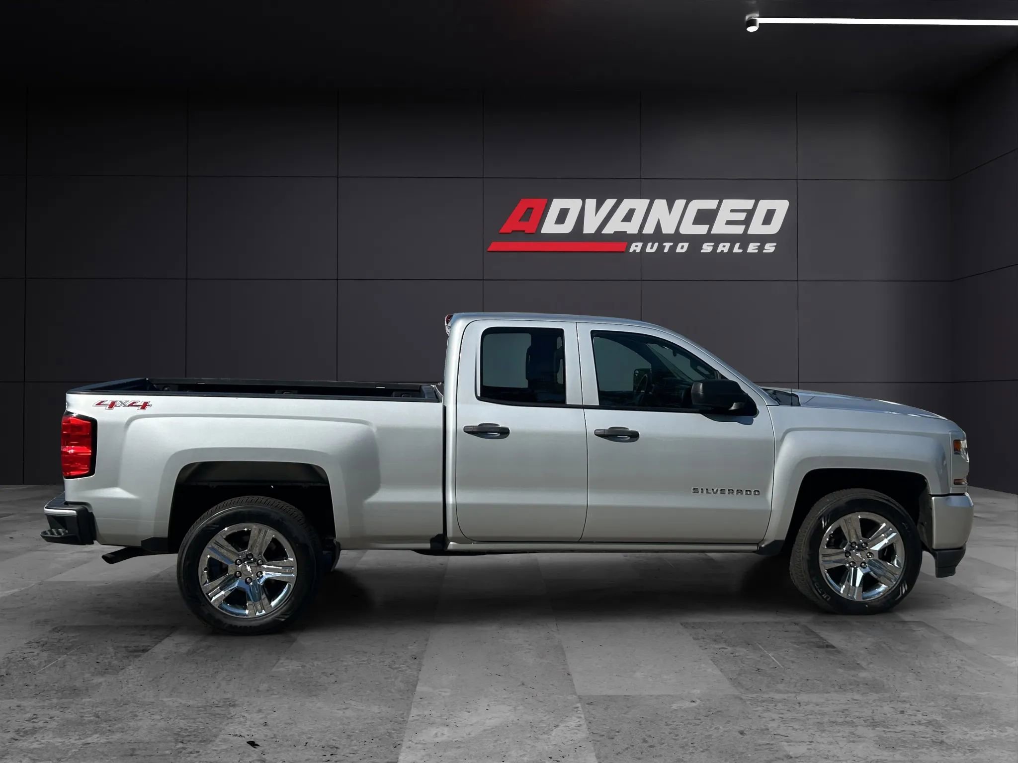 Used 2017 Chevrolet Silverado 1500 Custom w/ Custom Convenience Package image 8