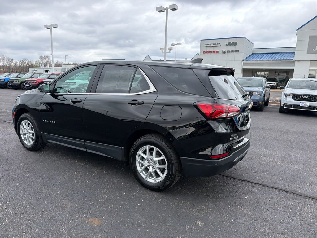 Used 2023 Chevrolet Equinox LT image 3