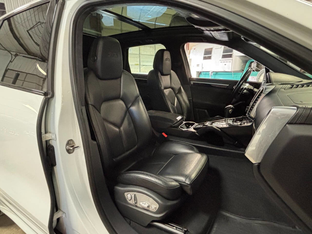 Used 2016 Porsche Cayenne GTS AWD/4WD image 25