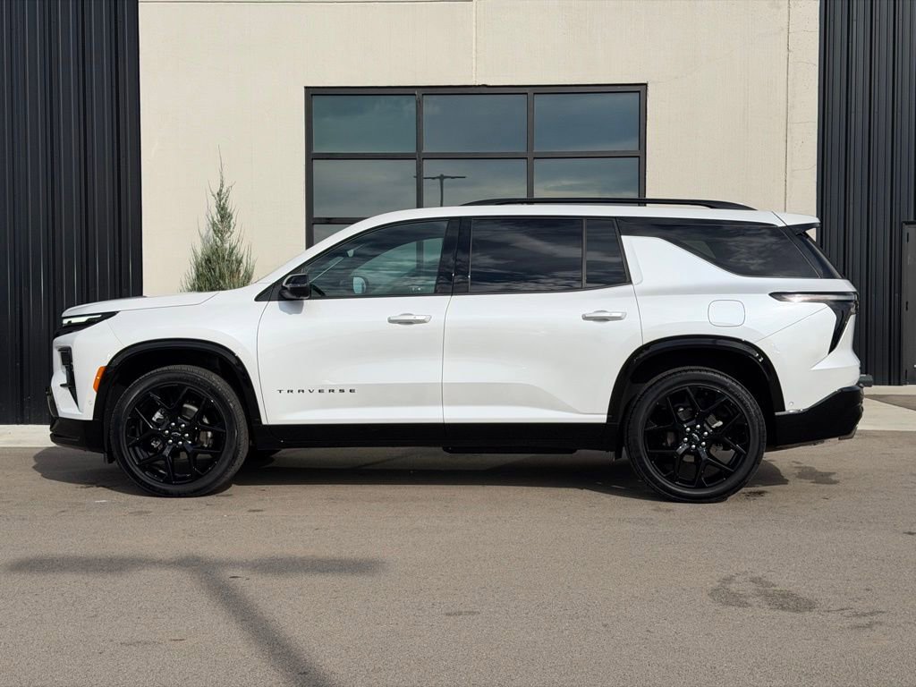 Used 2024 Chevrolet Traverse RS w/ LPO, Floor Liner Package image 2