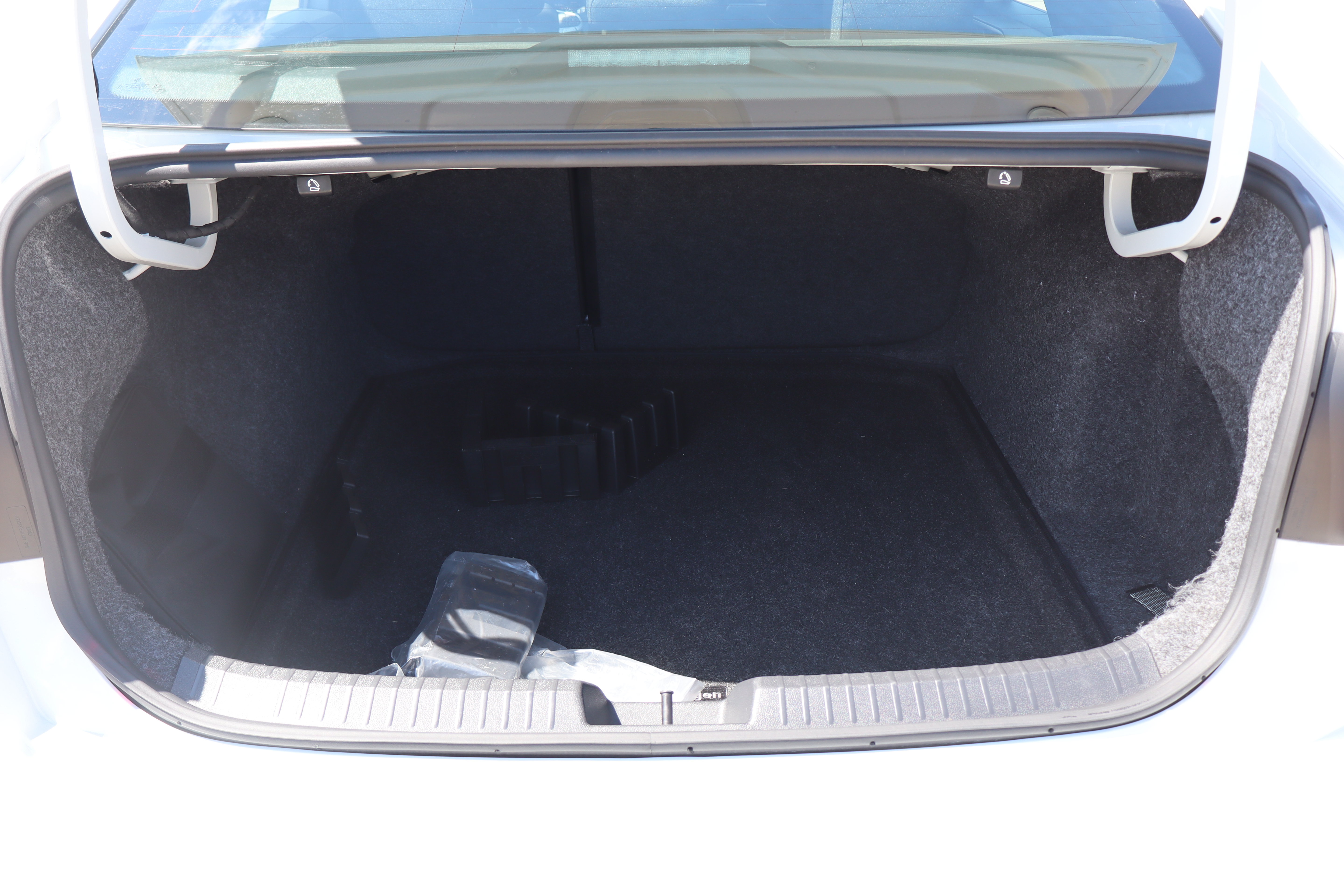 Used 2024 Volkswagen Jetta Sport FWD image 24