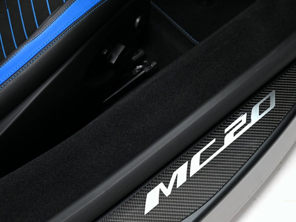 Used 2023 Maserati MC20 Spyder RWD image 32